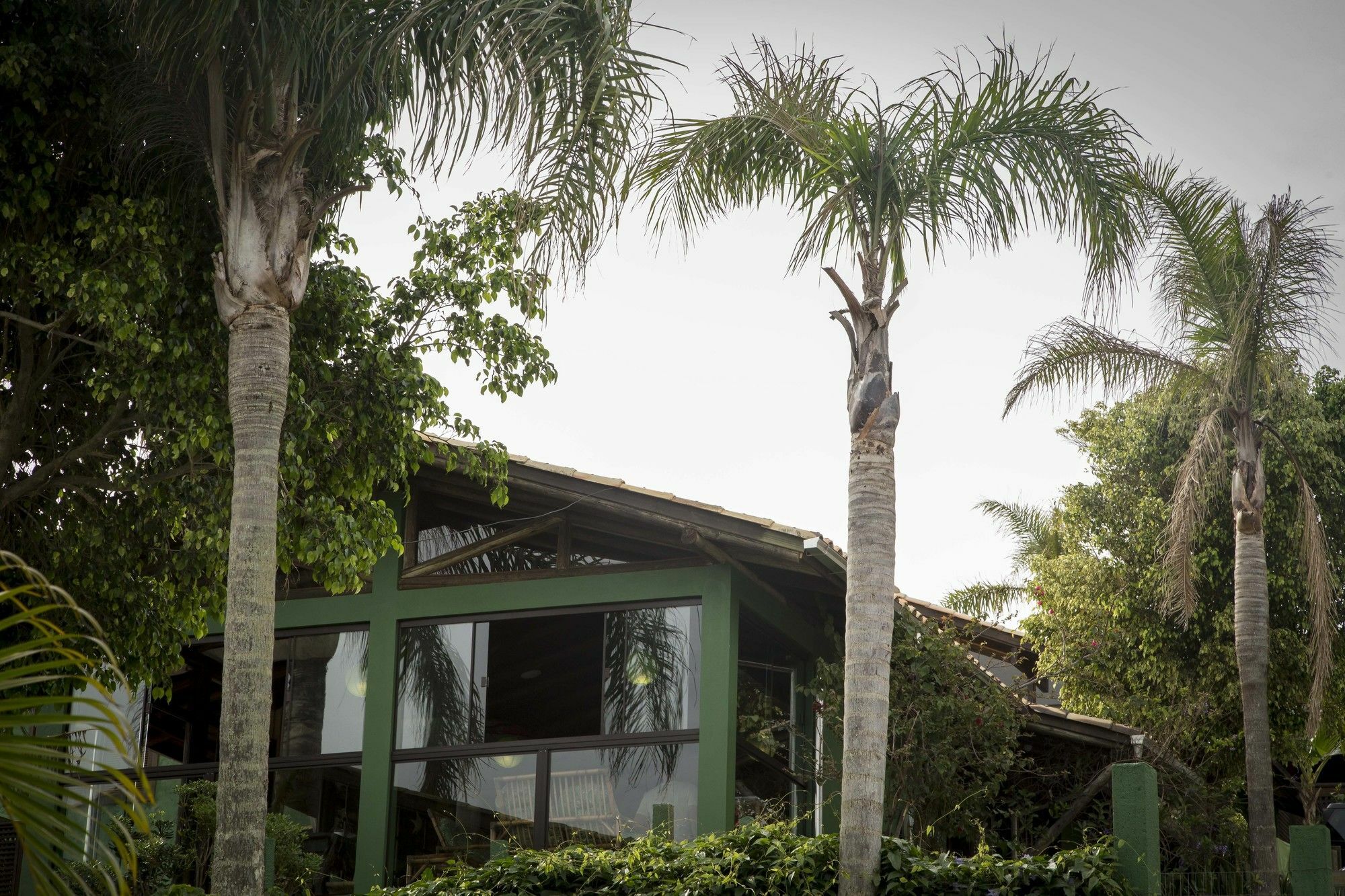 Pousada Vale Verde Bungalows - Praia Do Rosa - Sc Екстериор снимка